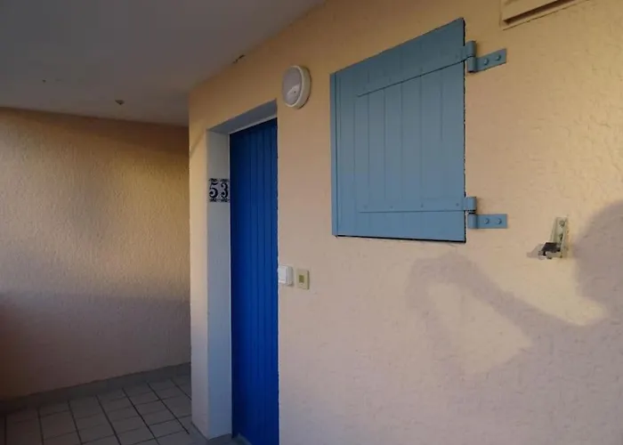 T2 Av Loggia La Pironniere Apartmán *