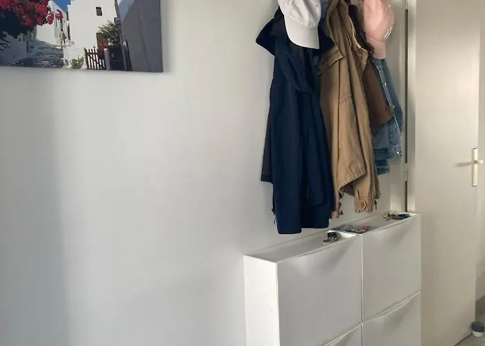 T2 Av Loggia La Pironniere *